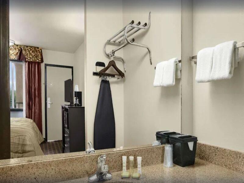 Super 8 By Wyndham Fort Worth Tx Ngoại thất bức ảnh